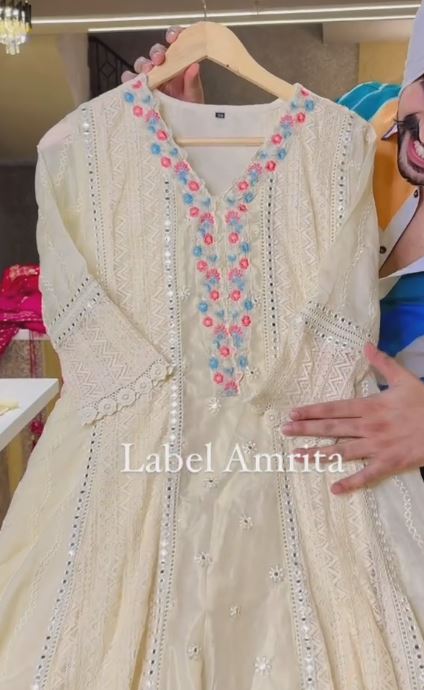 Chikankari kurti in embroidered Off White And Mirror Work With Duppata