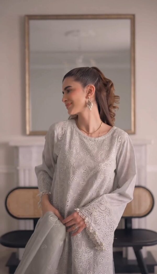 Trendy Dusty Pink Pure Mul Cotton Lucknowi Work Kurta Sets on Sale - Image 3